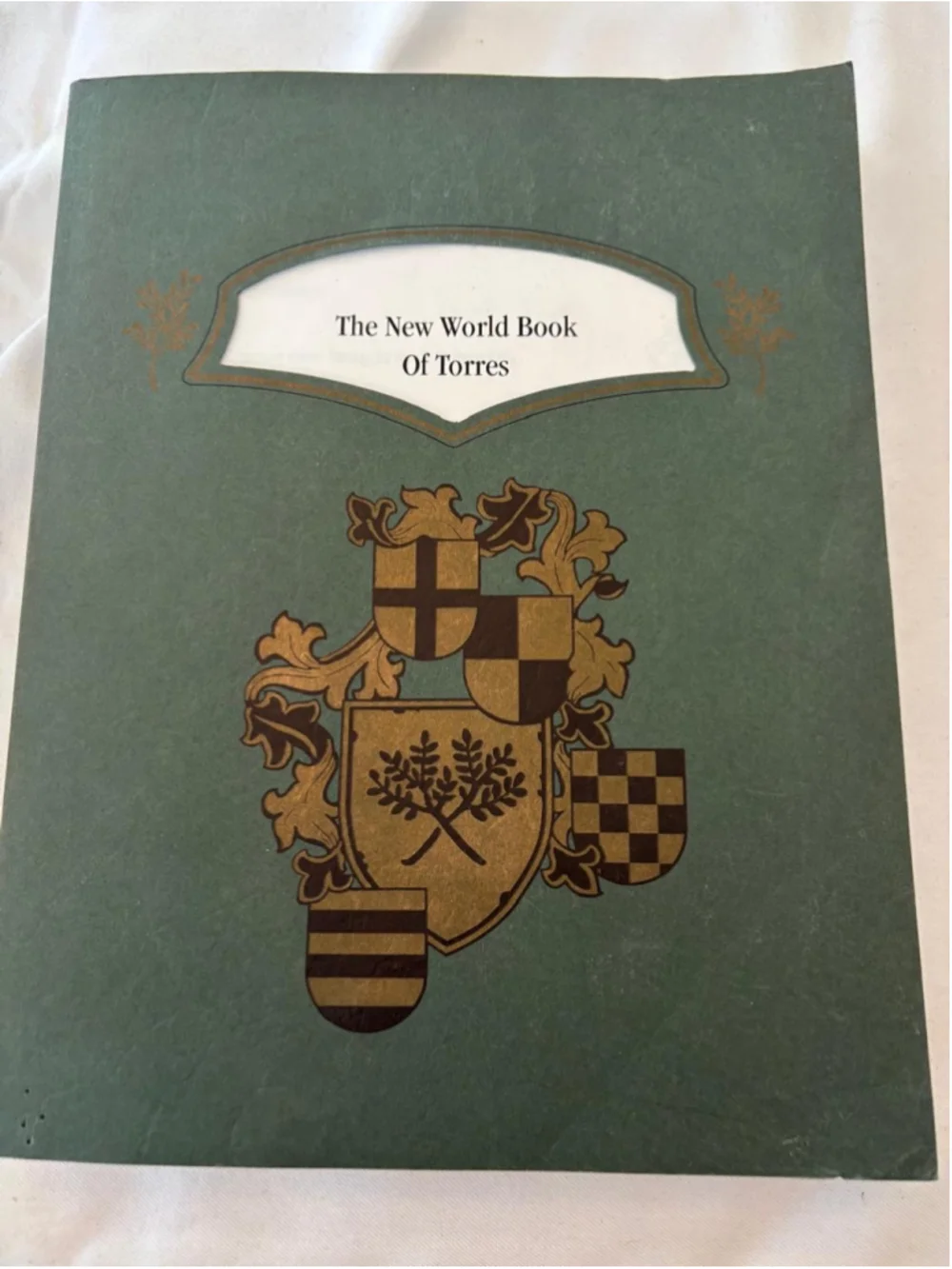 The New World Book of Torres Coffee Table Book One Size Green Gold #E73